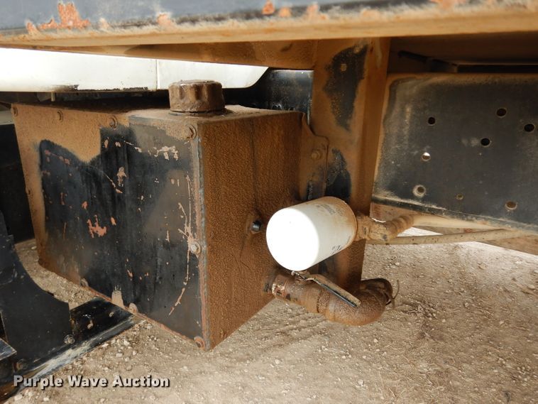 image for item DG6332 1998 International 4700 sign truck