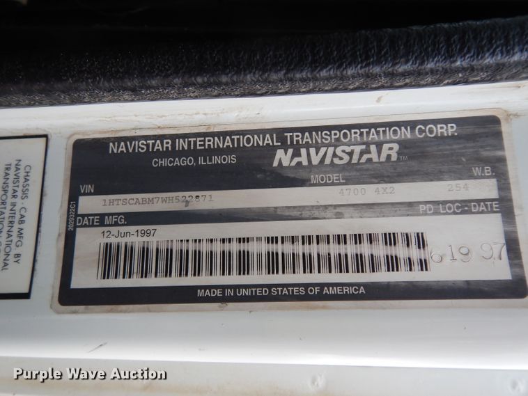 image for item DG6332 1998 International 4700 sign truck