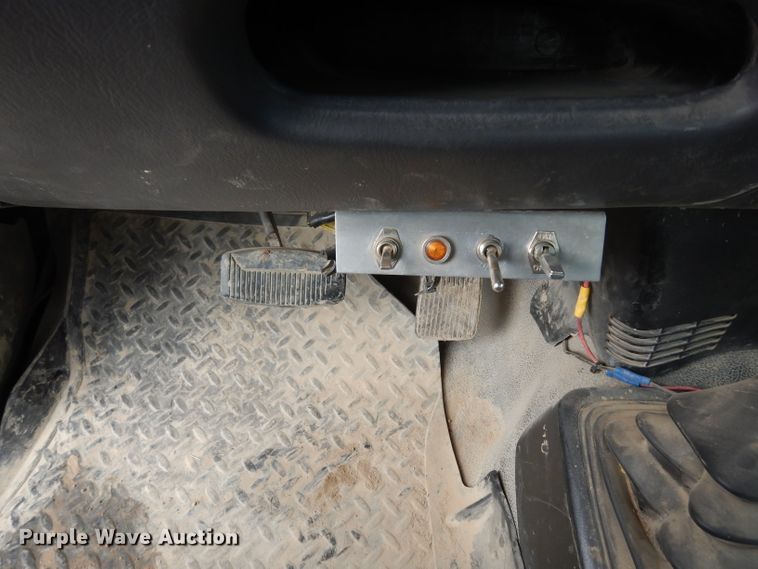 image for item DG6334 1999 Ford F150 XL SuperCab pickup truck