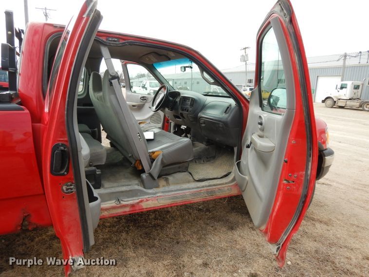 image for item DG6334 1999 Ford F150 XL SuperCab pickup truck