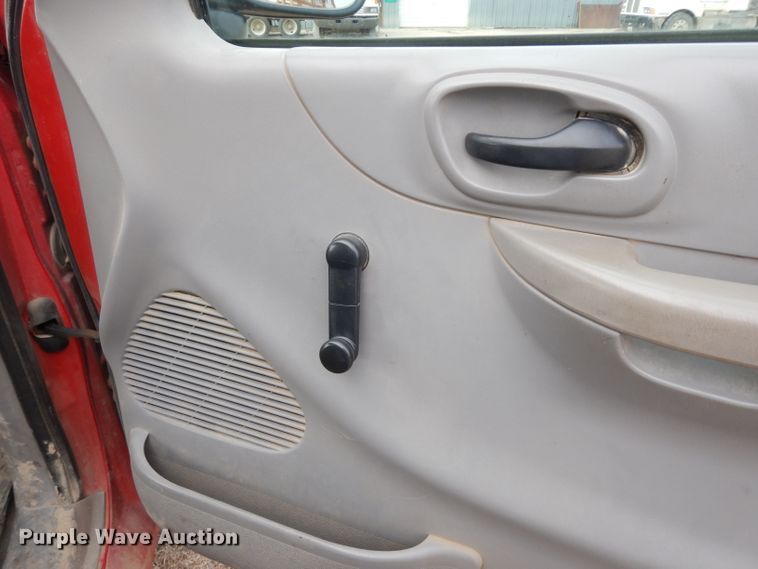 image for item DG6334 1999 Ford F150 XL SuperCab pickup truck