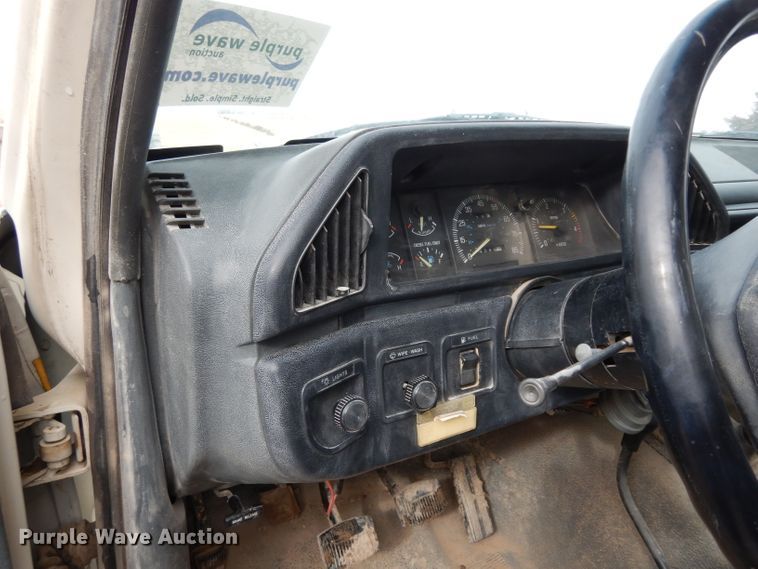 image for item DG6335 1991 Ford F350 flatbed truck with sprayer