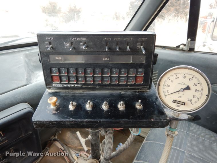 image for item DG6335 1991 Ford F350 flatbed truck with sprayer