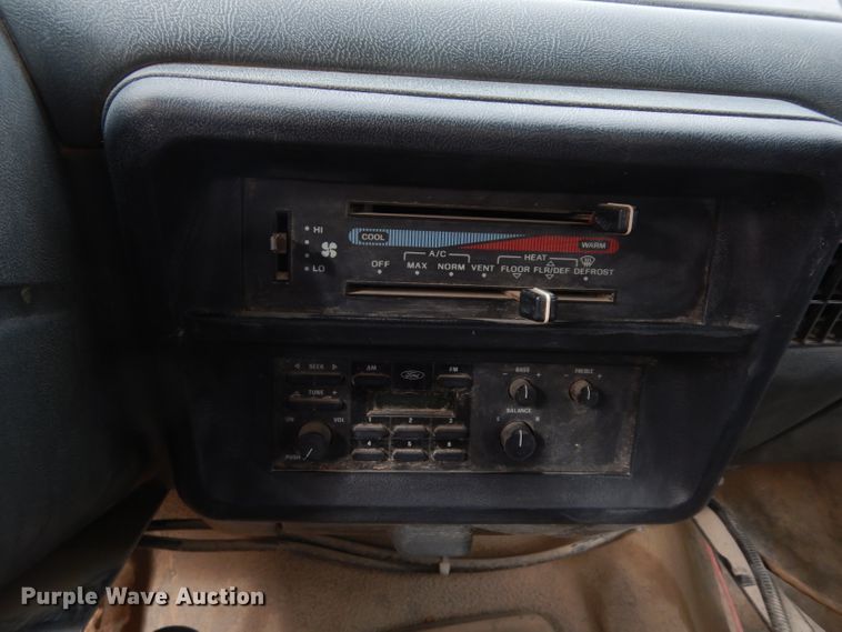 image for item DG6335 1991 Ford F350 flatbed truck with sprayer