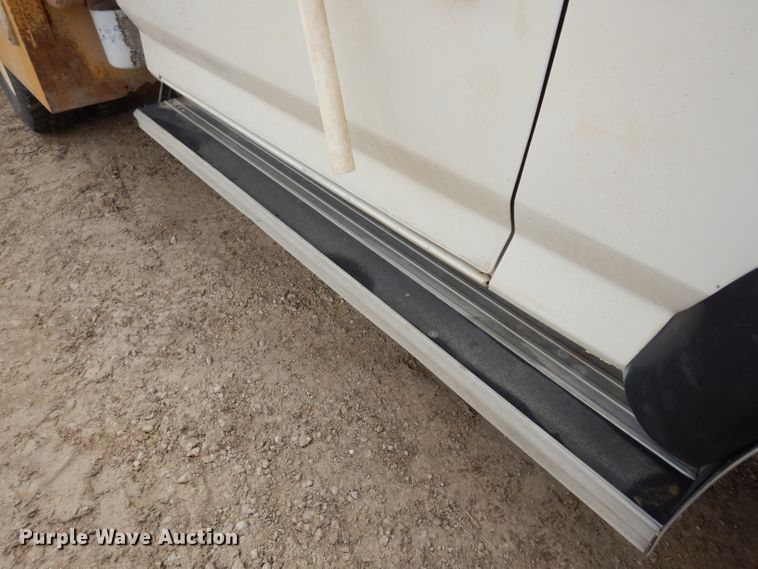 image for item DG6335 1991 Ford F350 flatbed truck with sprayer