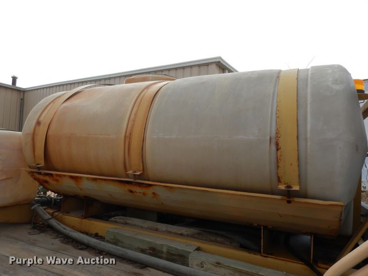 image for item DG6335 1991 Ford F350 flatbed truck with sprayer