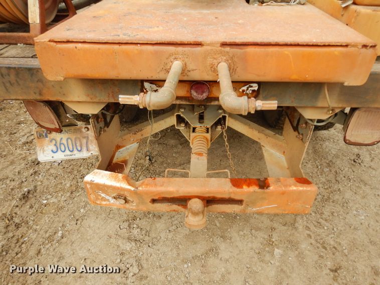 image for item DG6335 1991 Ford F350 flatbed truck with sprayer