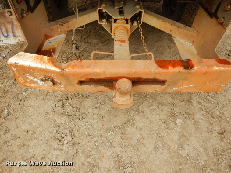 image for item DG6335 1991 Ford F350 flatbed truck with sprayer