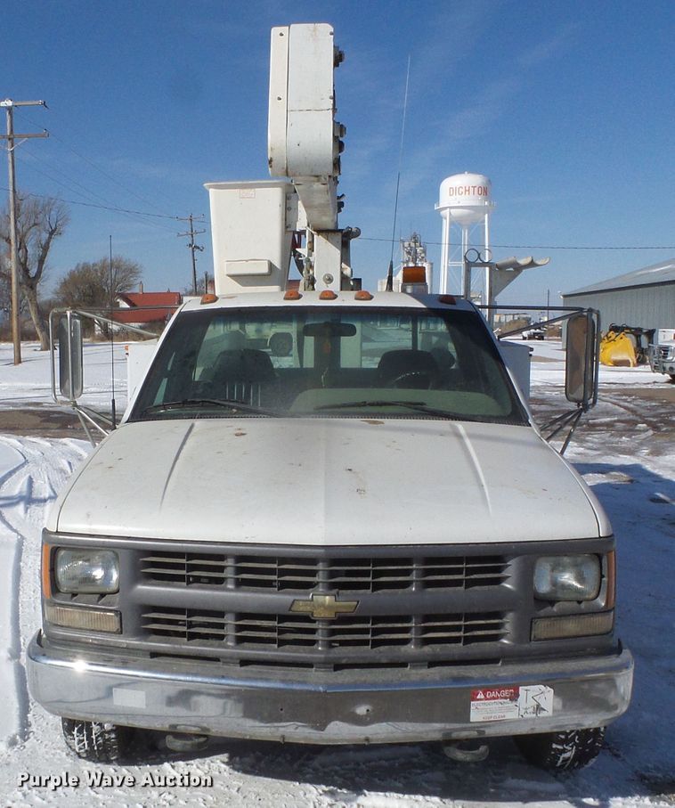 image for item DH4800 1995 Chevrolet C3500 bucket truck