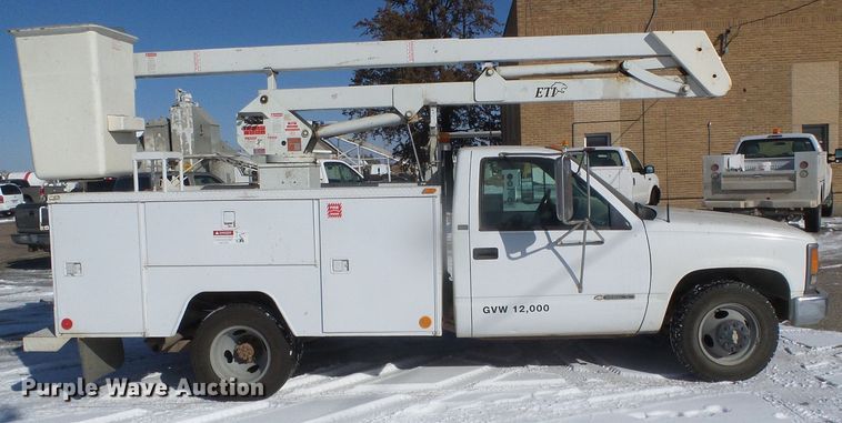 image for item DH4800 1995 Chevrolet C3500 bucket truck