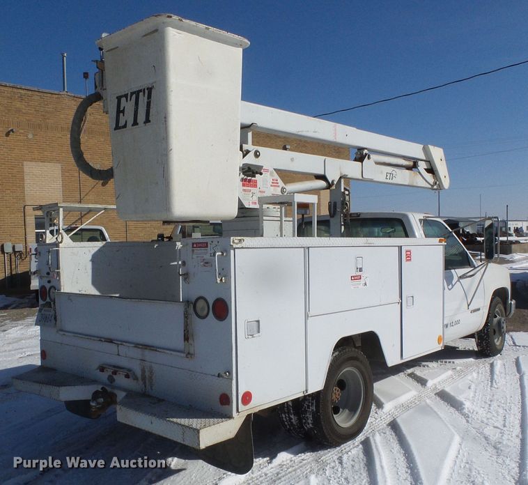 image for item DH4800 1995 Chevrolet C3500 bucket truck