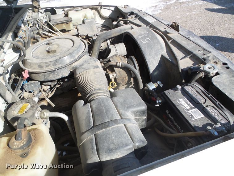 image for item DH4800 1995 Chevrolet C3500 bucket truck