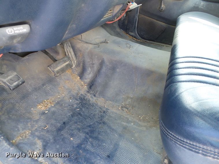 image for item DH4800 1995 Chevrolet C3500 bucket truck