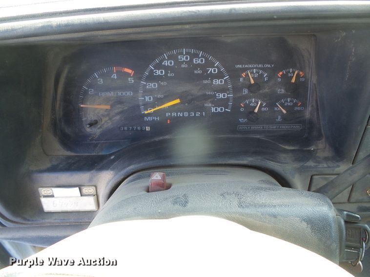 image for item DH4800 1995 Chevrolet C3500 bucket truck