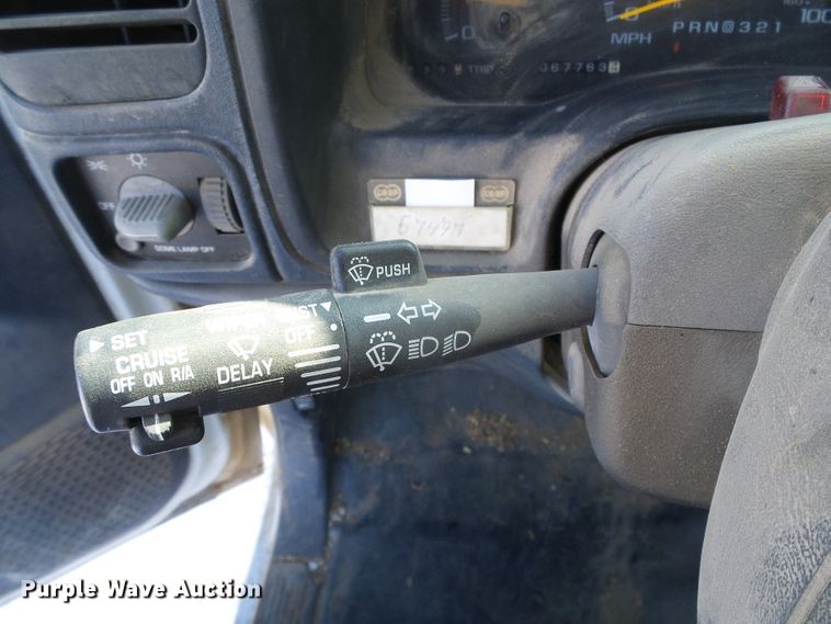 image for item DH4800 1995 Chevrolet C3500 bucket truck