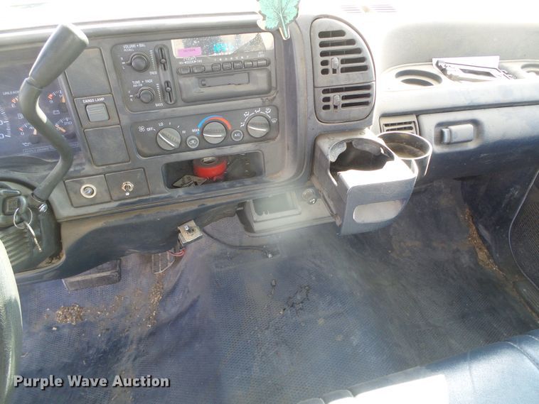 image for item DH4800 1995 Chevrolet C3500 bucket truck