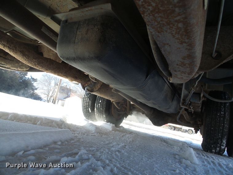 image for item DH4800 1995 Chevrolet C3500 bucket truck