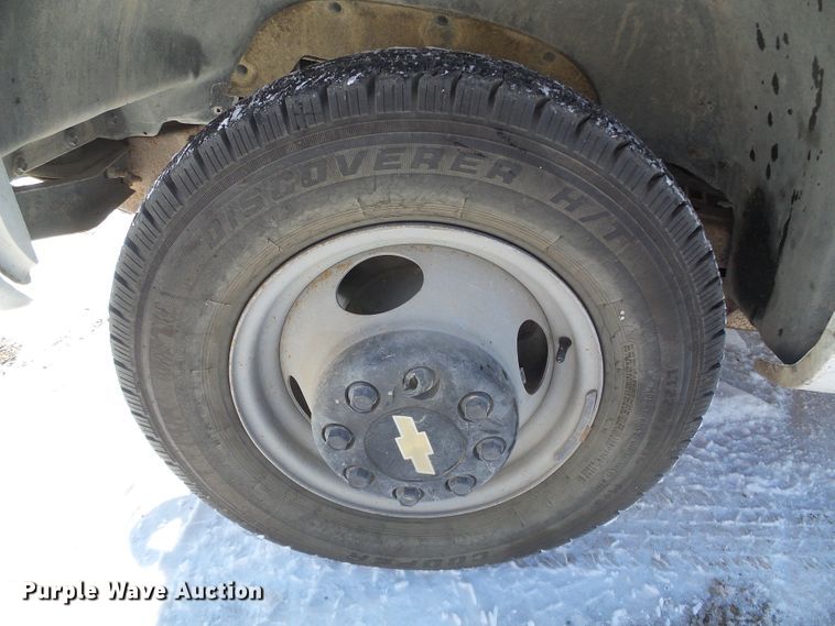 image for item DH4800 1995 Chevrolet C3500 bucket truck