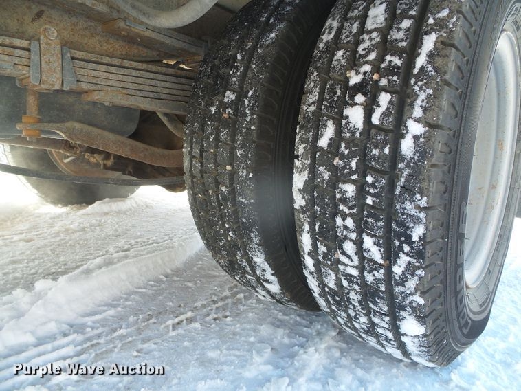 image for item DH4800 1995 Chevrolet C3500 bucket truck