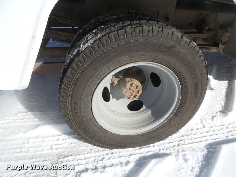 image for item DH4800 1995 Chevrolet C3500 bucket truck