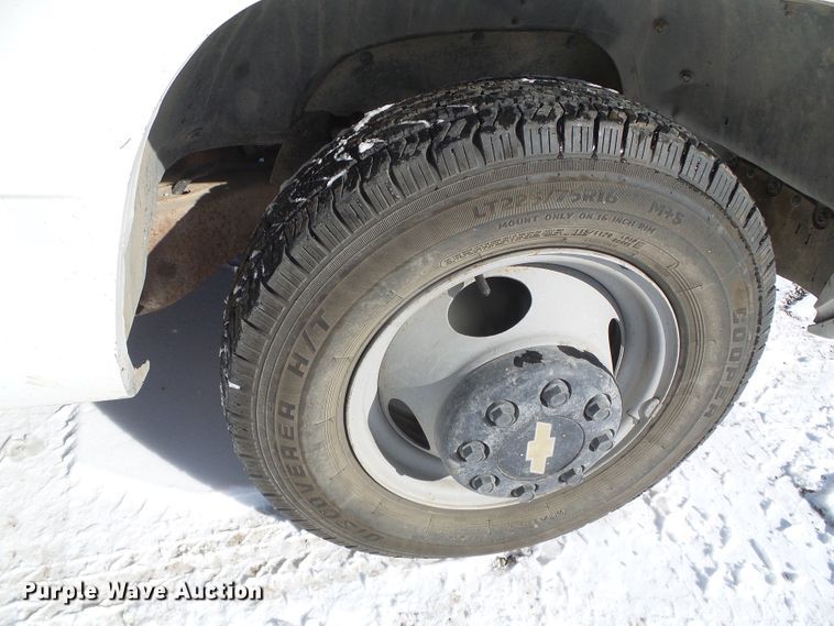 image for item DH4800 1995 Chevrolet C3500 bucket truck