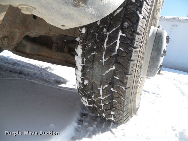 image for item DH4800 1995 Chevrolet C3500 bucket truck