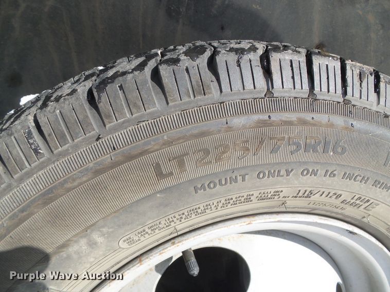 image for item DH4800 1995 Chevrolet C3500 bucket truck