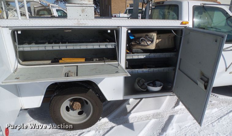 image for item DH4800 1995 Chevrolet C3500 bucket truck