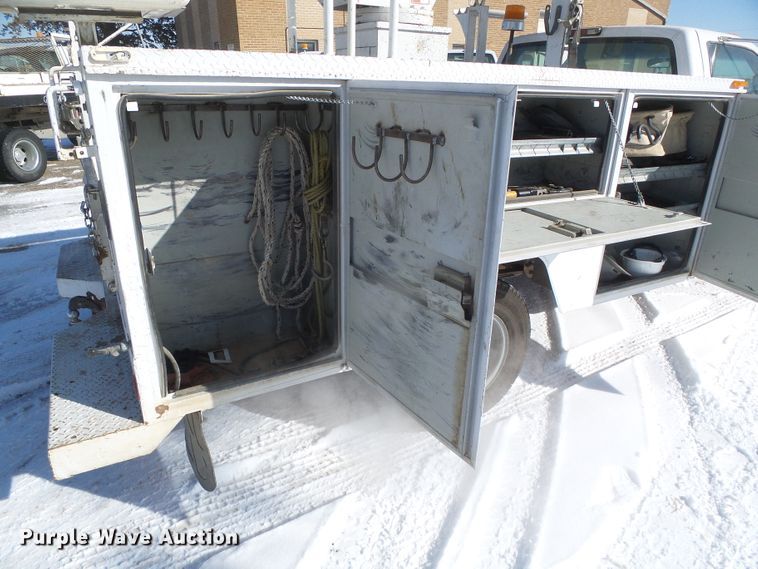 image for item DH4800 1995 Chevrolet C3500 bucket truck