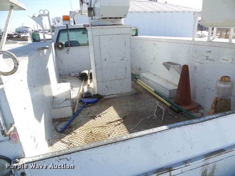 image for item DH4800 1995 Chevrolet C3500 bucket truck