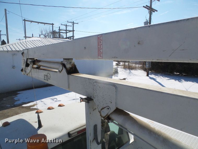 image for item DH4800 1995 Chevrolet C3500 bucket truck