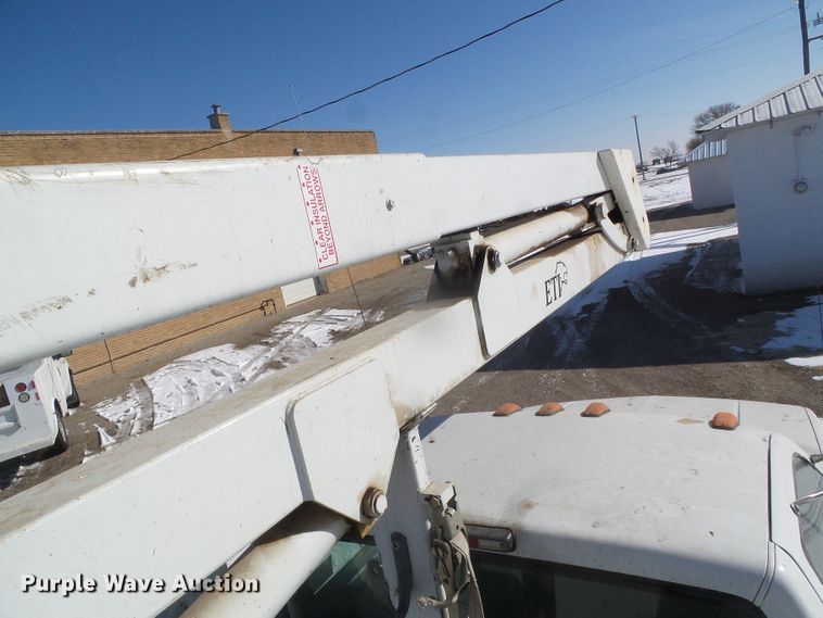 image for item DH4800 1995 Chevrolet C3500 bucket truck