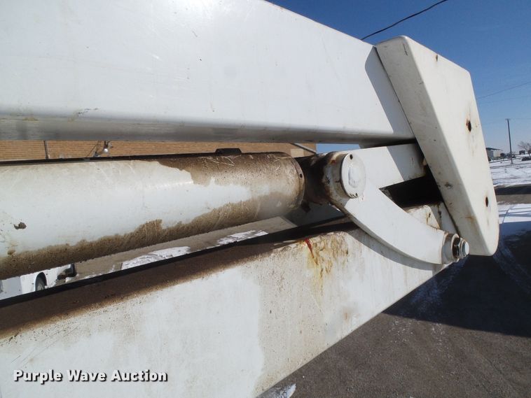 image for item DH4800 1995 Chevrolet C3500 bucket truck