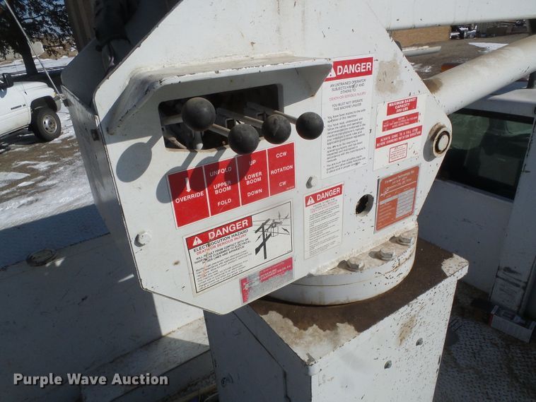 image for item DH4800 1995 Chevrolet C3500 bucket truck