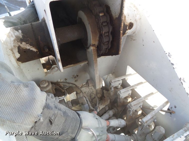 image for item DH4800 1995 Chevrolet C3500 bucket truck