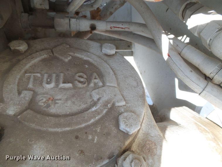 image for item DH4800 1995 Chevrolet C3500 bucket truck