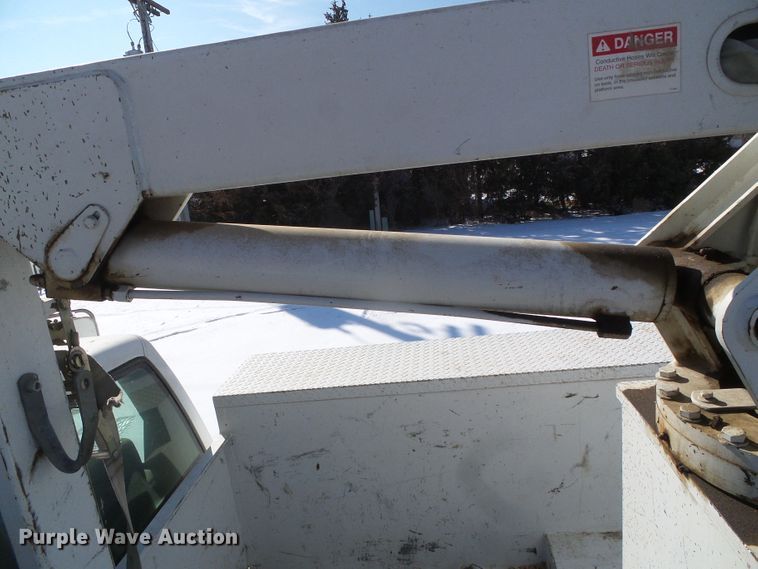 image for item DH4800 1995 Chevrolet C3500 bucket truck