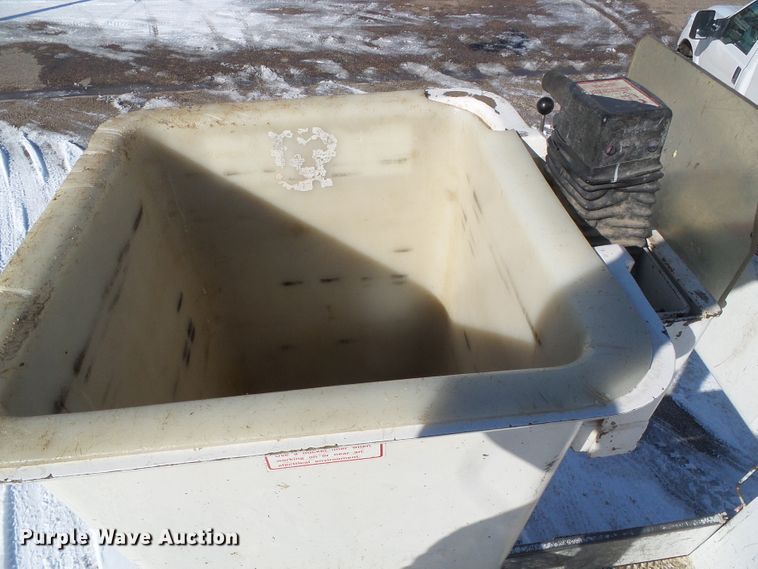 image for item DH4800 1995 Chevrolet C3500 bucket truck