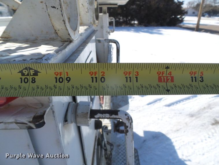 image for item DH4800 1995 Chevrolet C3500 bucket truck