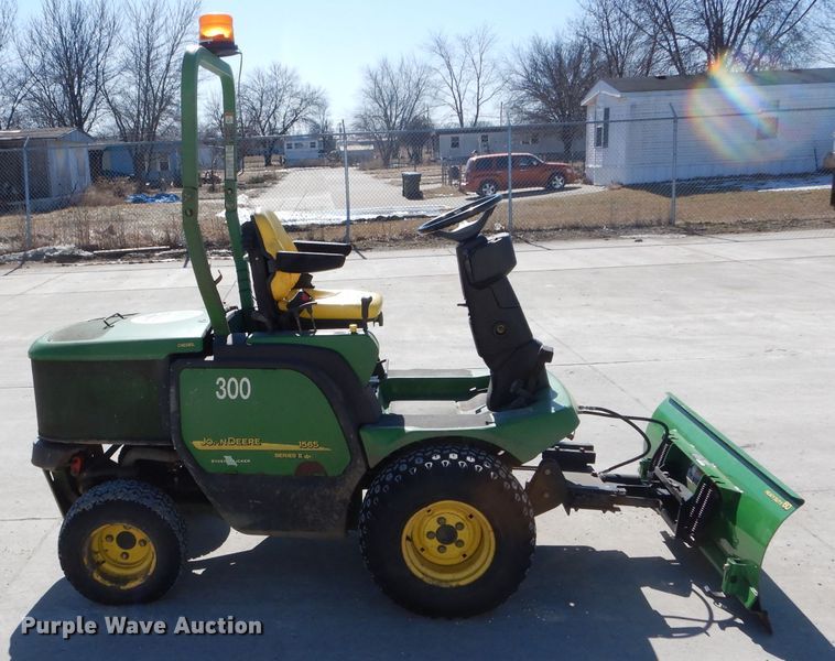 image for item DH6408 2008 John Deere 1565 Series II lawn mower