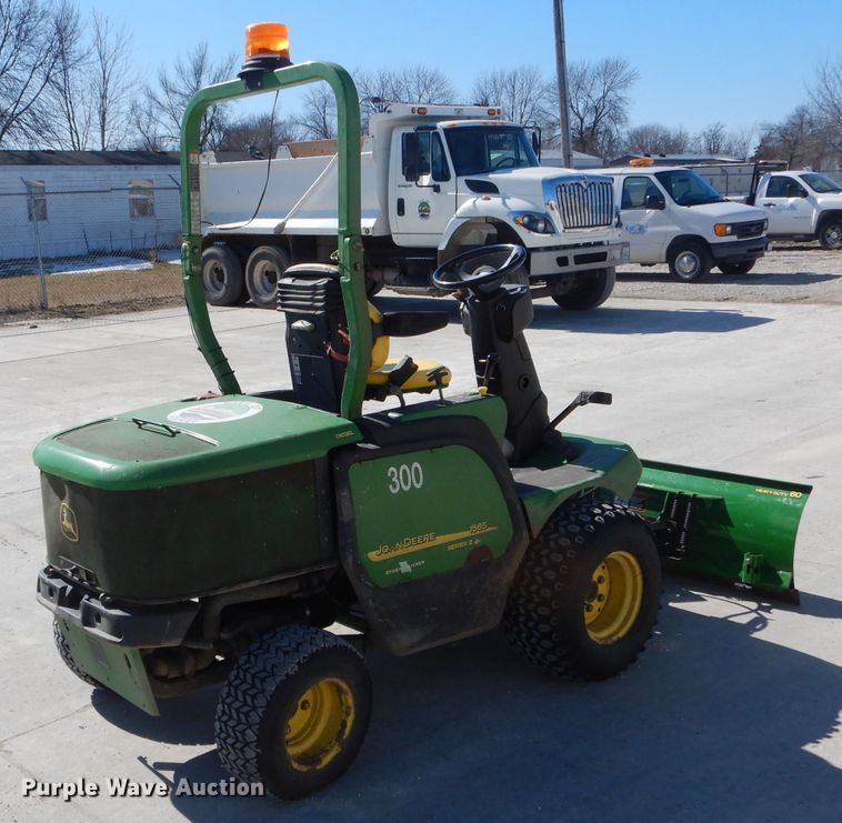 image for item DH6408 2008 John Deere 1565 Series II lawn mower