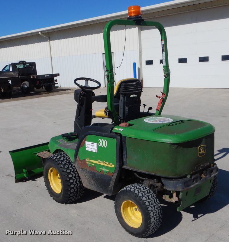 image for item DH6408 2008 John Deere 1565 Series II lawn mower