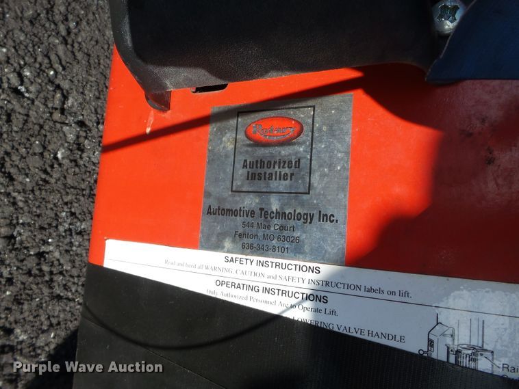 image for item DH7869 Rotary SP0A10N700 two post automotive lift