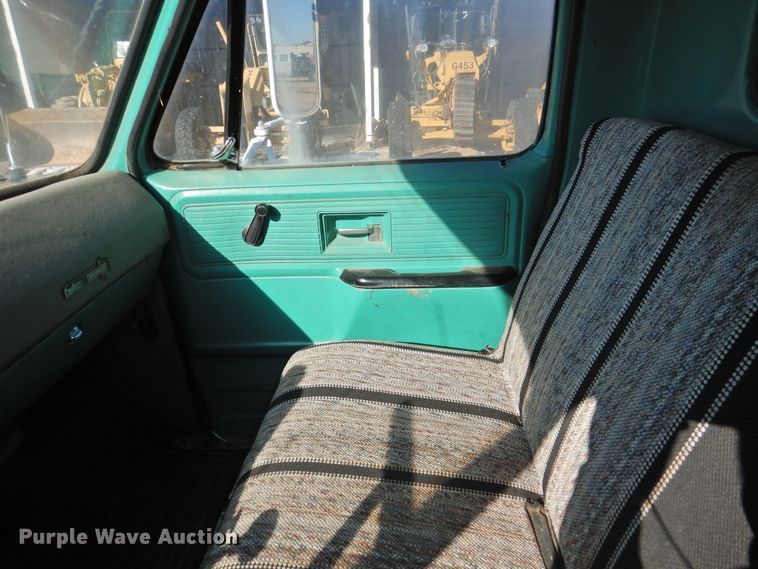 image for item DI0030 1974 Chevrolet C60 winch truck