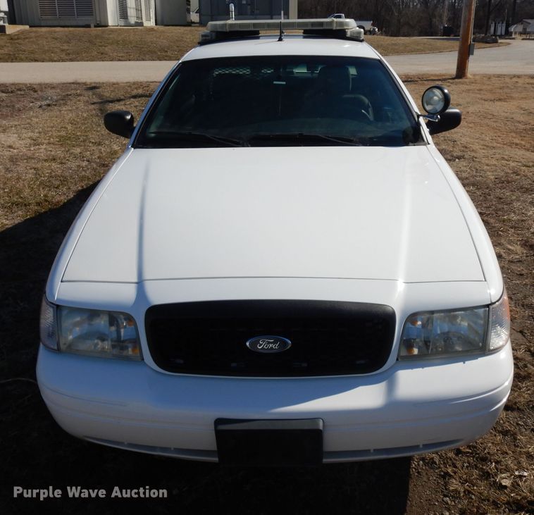 image for item ER9900 2010 Ford Crown Victoria Police Interceptor