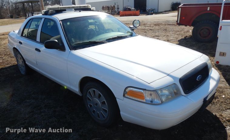 image for item ER9900 2010 Ford Crown Victoria Police Interceptor