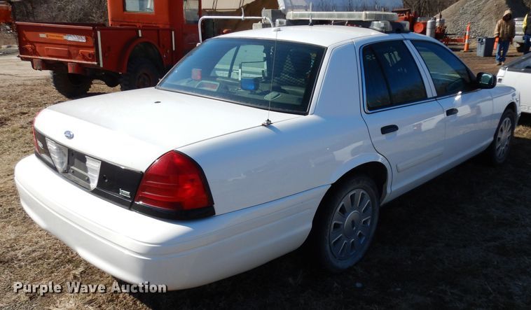 image for item ER9900 2010 Ford Crown Victoria Police Interceptor