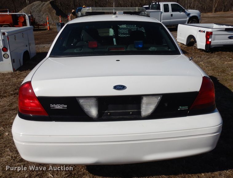 image for item ER9900 2010 Ford Crown Victoria Police Interceptor