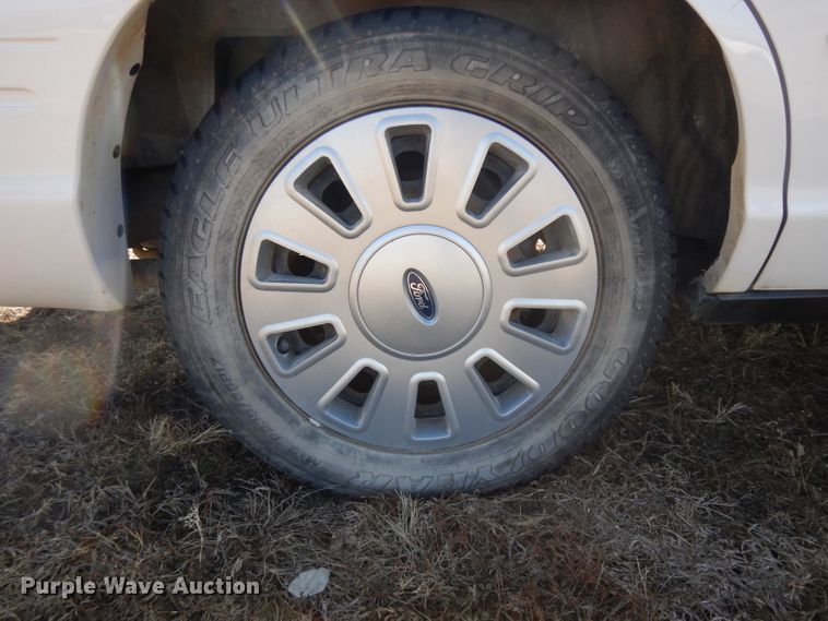 image for item ER9900 2010 Ford Crown Victoria Police Interceptor