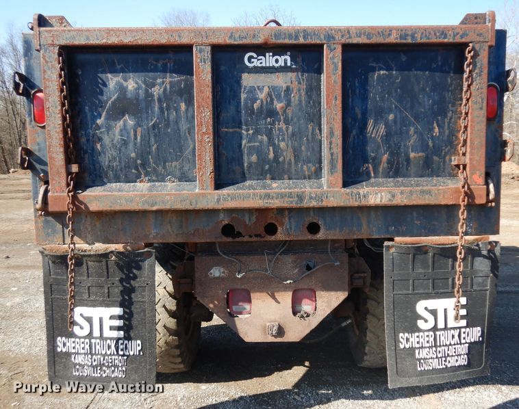 image for item ER9902 1986 Ford F700 dump truck